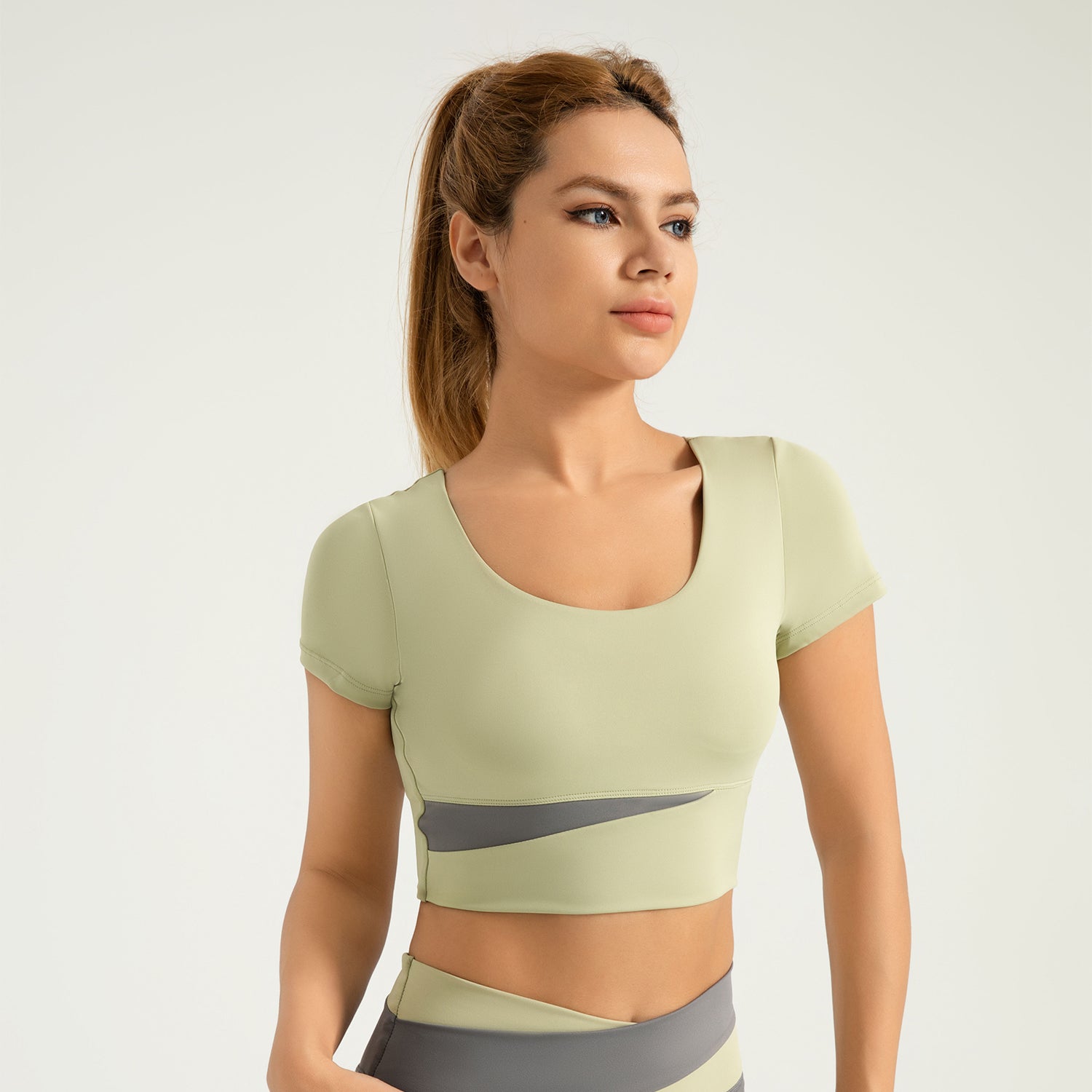 Nude revealing navel yoga clothing women sports yoga short sleeve with bra pads color blocking fitness clothing LJYMD013